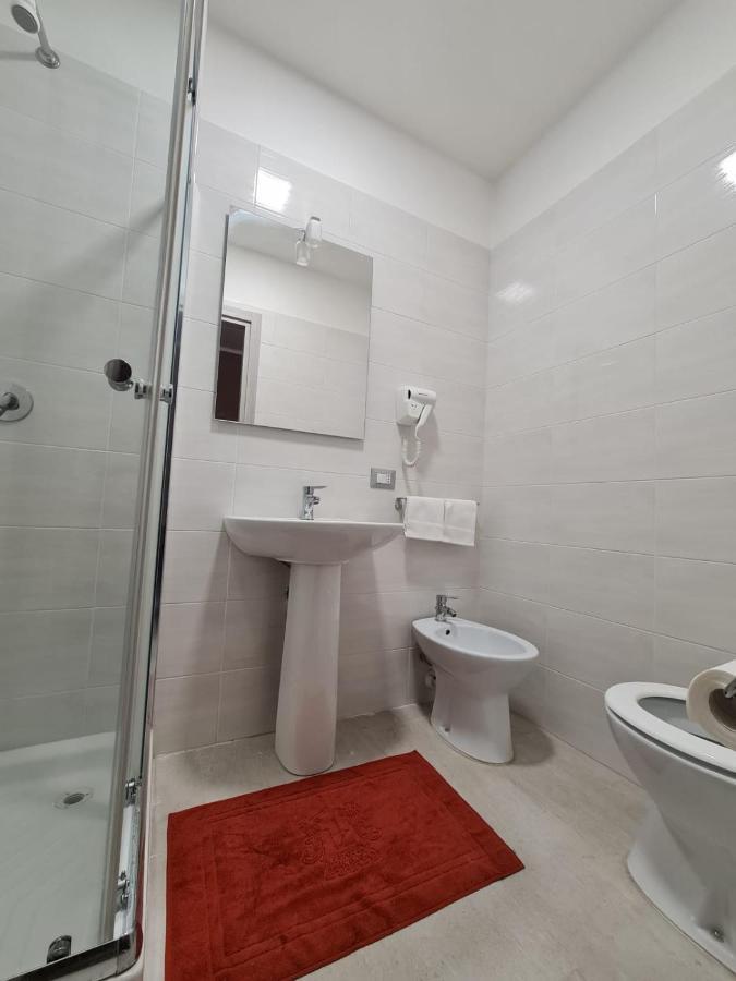Hotel City 20 Милано Екстериор снимка